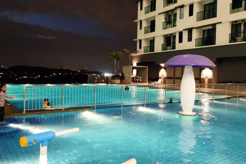 Hidayah Homestay Near Ukm And Ktm Station With High Speed Wifi - Pool & River View Банги Екстериор снимка