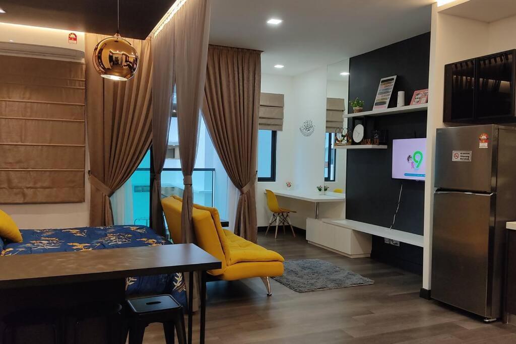 Hidayah Homestay Near Ukm And Ktm Station With High Speed Wifi - Pool & River View Банги Екстериор снимка