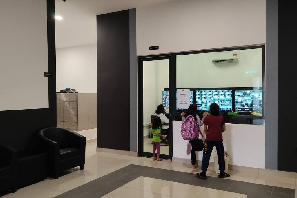Hidayah Homestay Near Ukm And Ktm Station With High Speed Wifi - Pool & River View Банги Екстериор снимка
