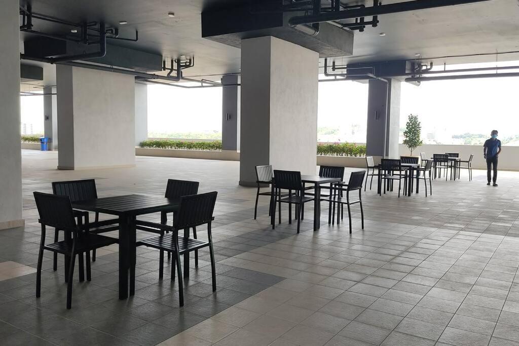 Hidayah Homestay Near Ukm And Ktm Station With High Speed Wifi - Pool & River View Банги Екстериор снимка