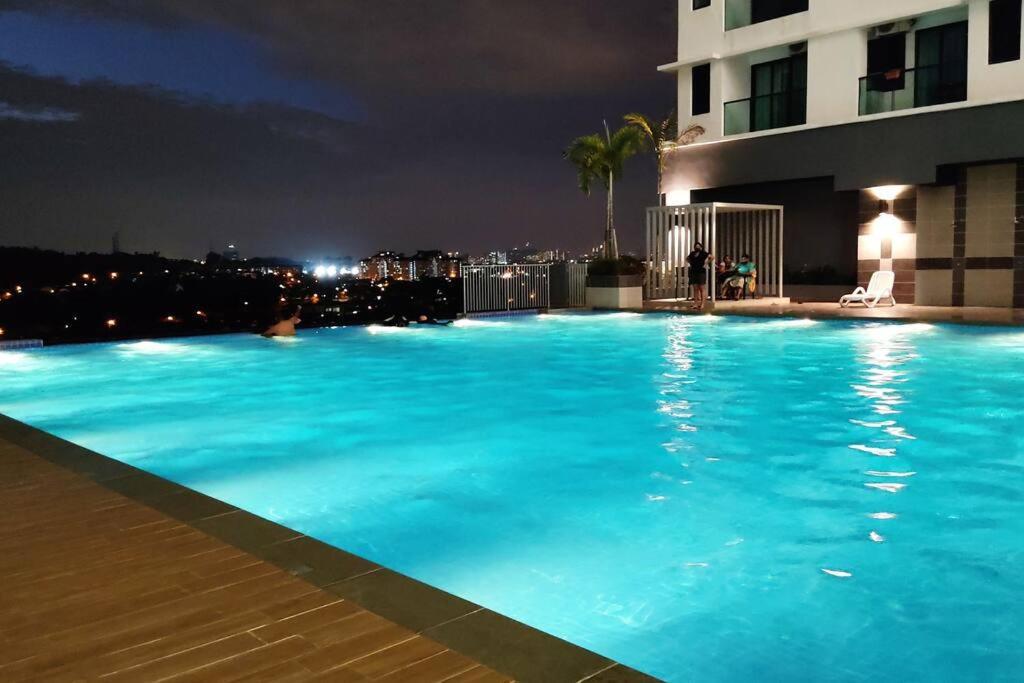 Hidayah Homestay Near Ukm And Ktm Station With High Speed Wifi - Pool & River View Банги Екстериор снимка